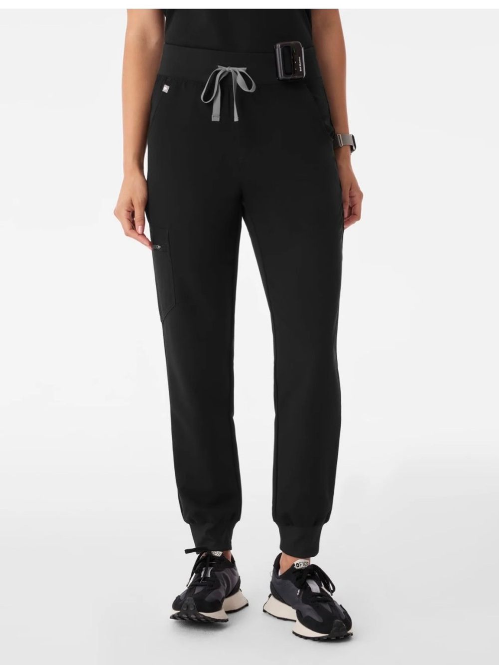 Black Zamora™ - Petite Jogger Scrub Pants